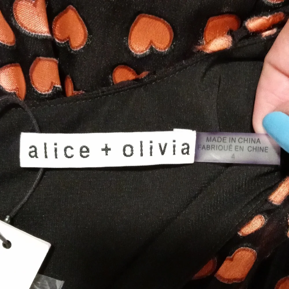 🆕️ ❤️Alice + Olivia❤️ - Mini Hearts Tessie L/S Drop Waist Dress